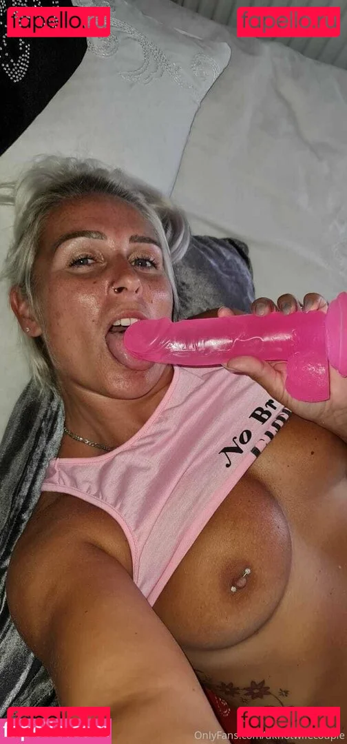 ukhotwife Onlyfans Photo Gallery 