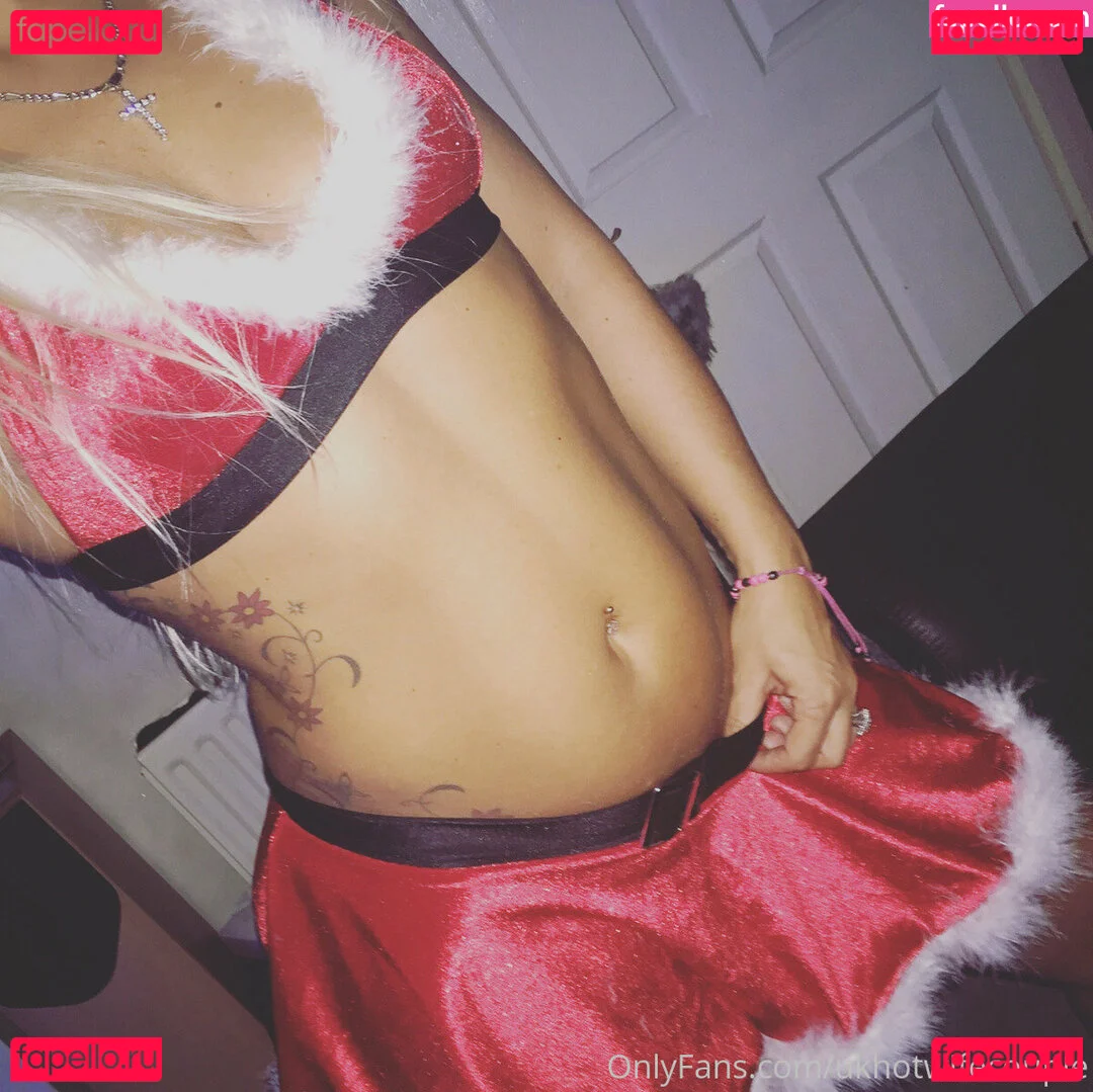 ukhotwife Onlyfans Photo Gallery 