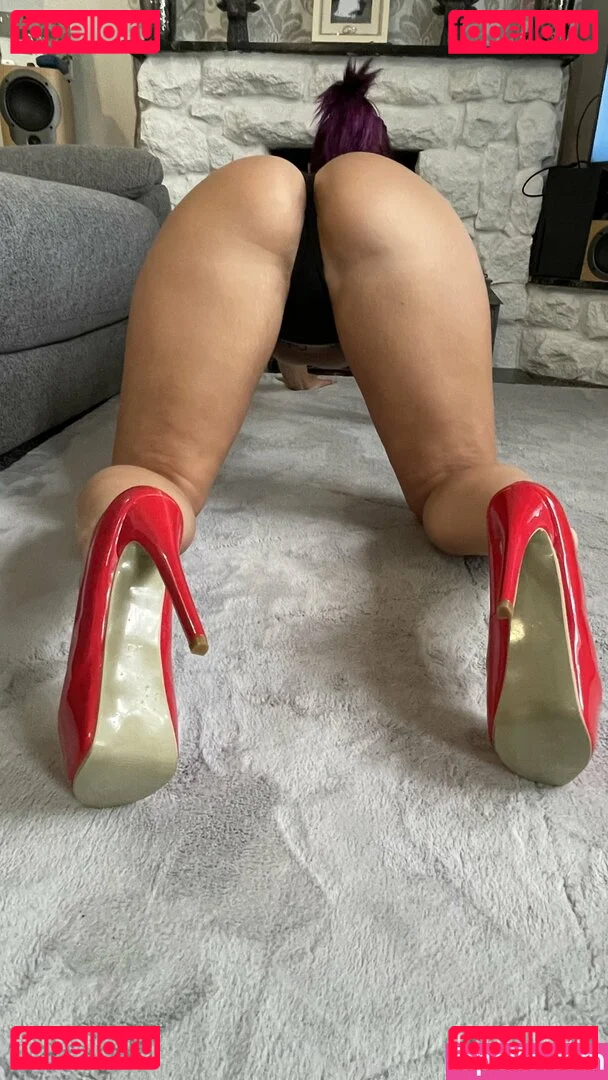 ukhotwife Onlyfans Photo Gallery 