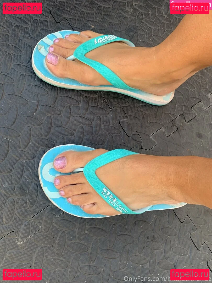 ukhotwife Onlyfans Photo Gallery 