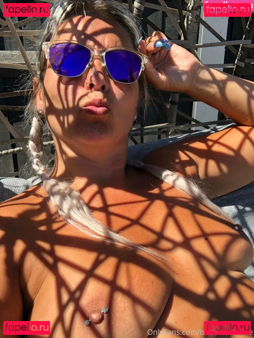 ukhotwife Onlyfans Photo Gallery 