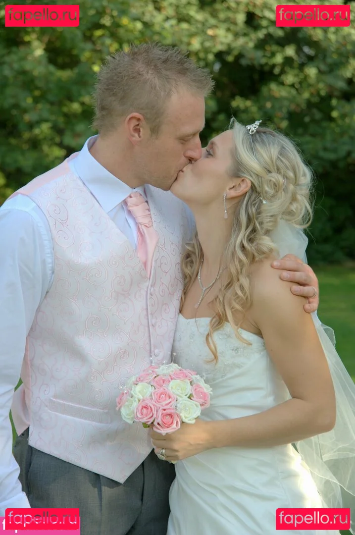 ukhotwife Onlyfans Photo Gallery 