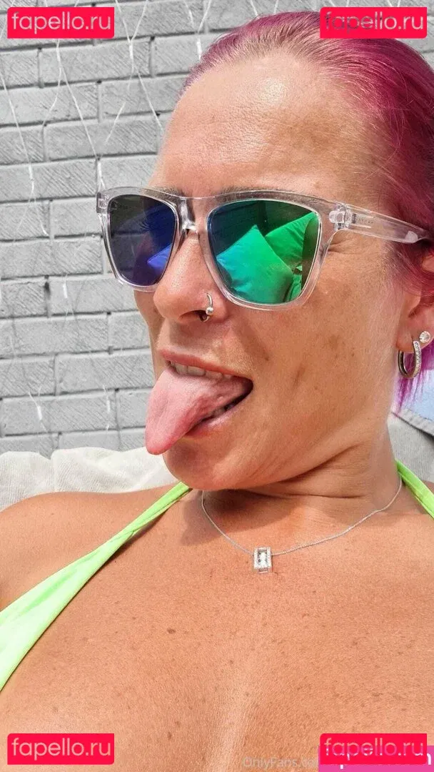 ukhotwife Onlyfans Photo Gallery 