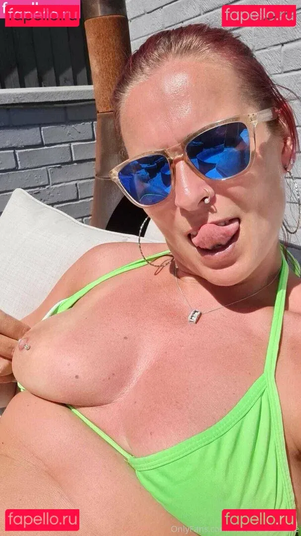 ukhotwife Onlyfans Photo Gallery 