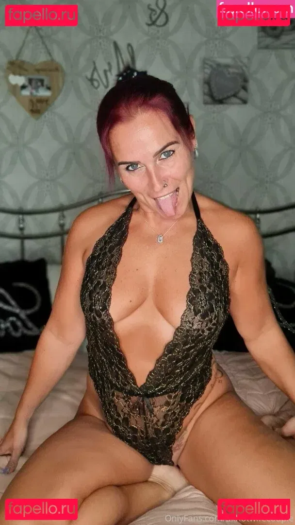 ukhotwife Onlyfans Photo Gallery 