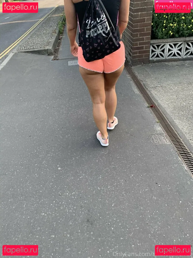 ukhotwife Onlyfans Photo Gallery 