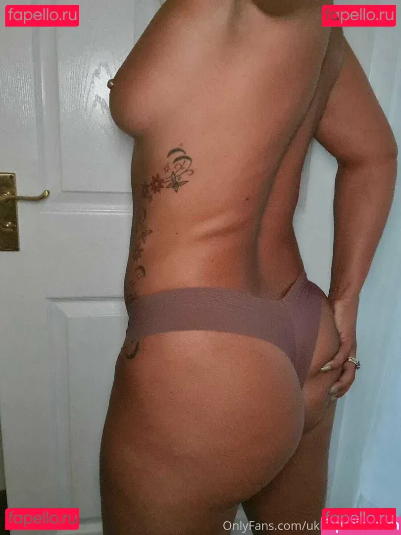 ukhotwife Onlyfans Photo Gallery 
