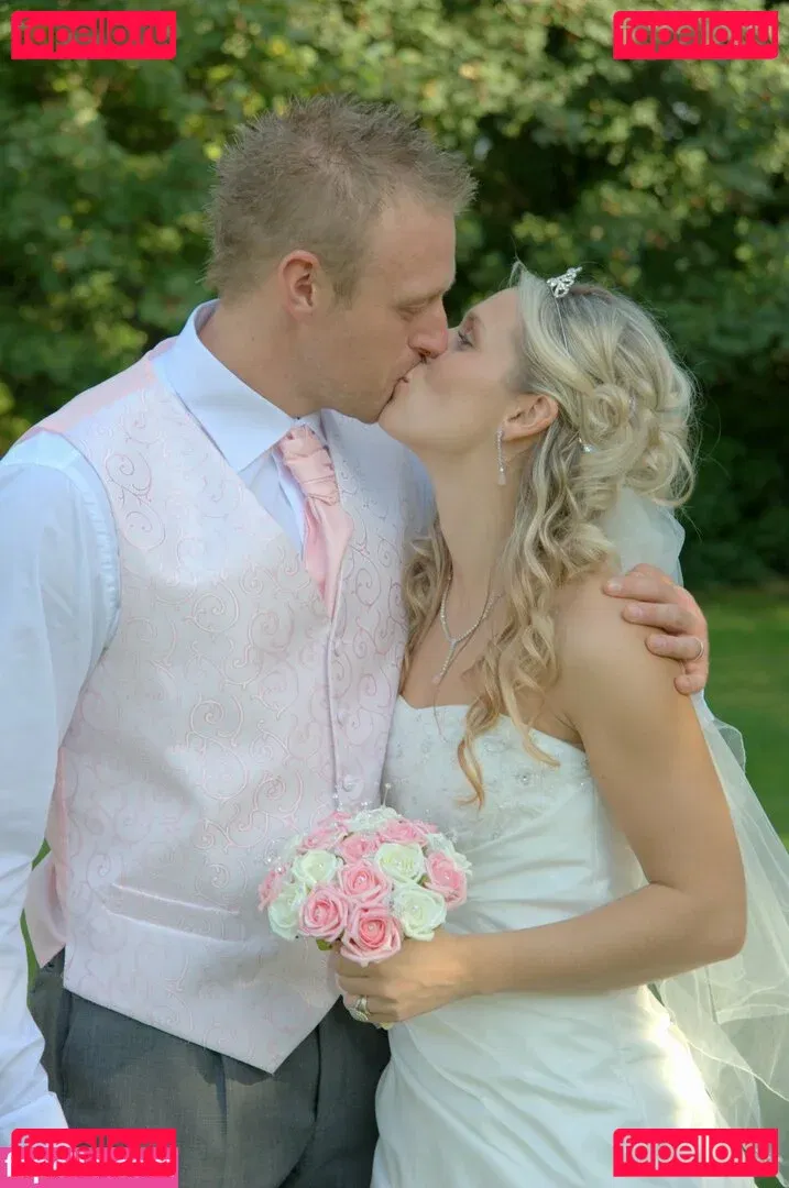 ukhotwife Onlyfans Photo Gallery 