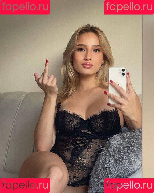 estefyshum Onlyfans Photo Gallery 