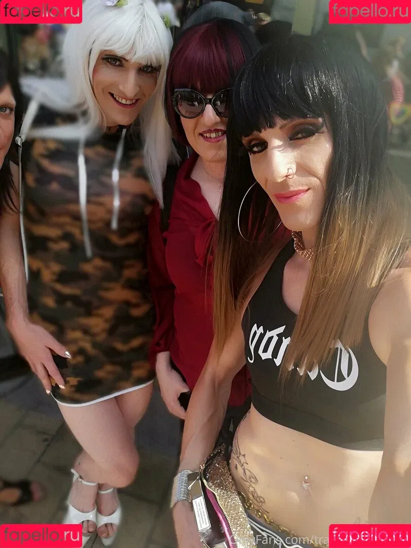 trans-lola-perron Onlyfans Photo Gallery 