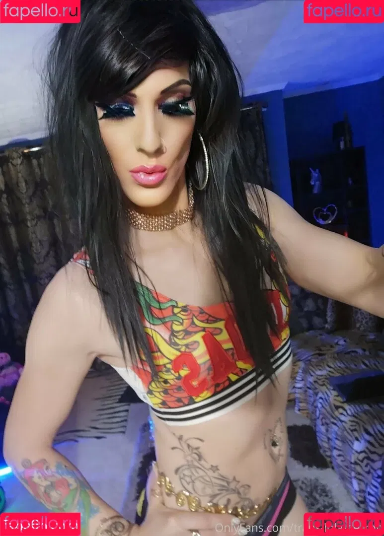 trans-lola-perron Onlyfans Photo Gallery 
