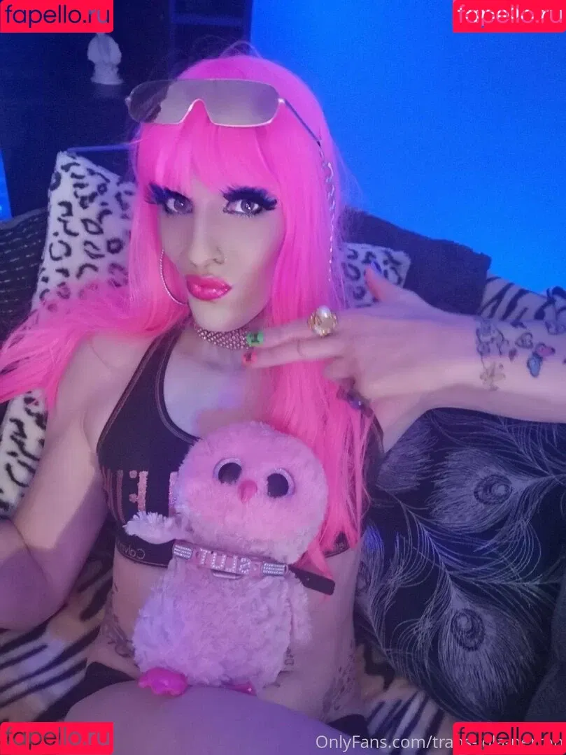 trans-lola-perron Onlyfans Photo Gallery 