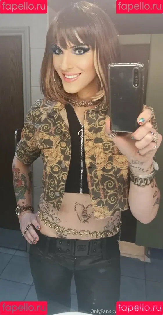 trans-lola-perron Onlyfans Photo Gallery 