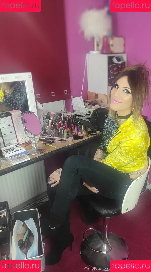 trans-lola-perron Onlyfans Photo Gallery 