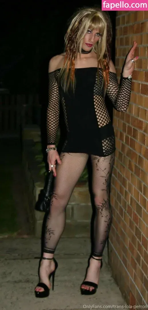 trans-lola-perron Onlyfans Photo Gallery 