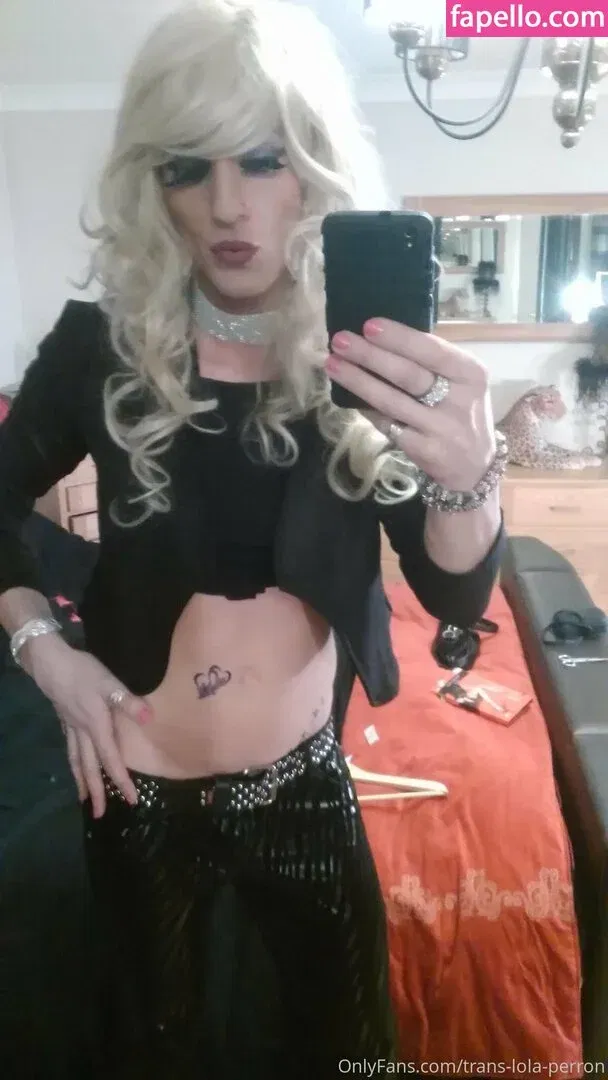 trans-lola-perron Onlyfans Photo Gallery 