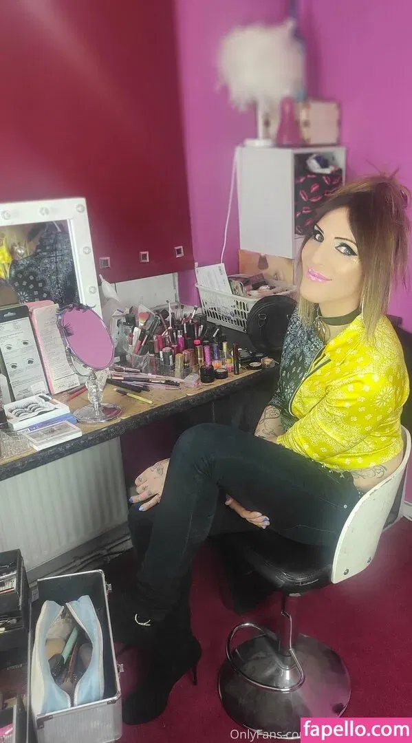 trans-lola-perron Onlyfans Photo Gallery 