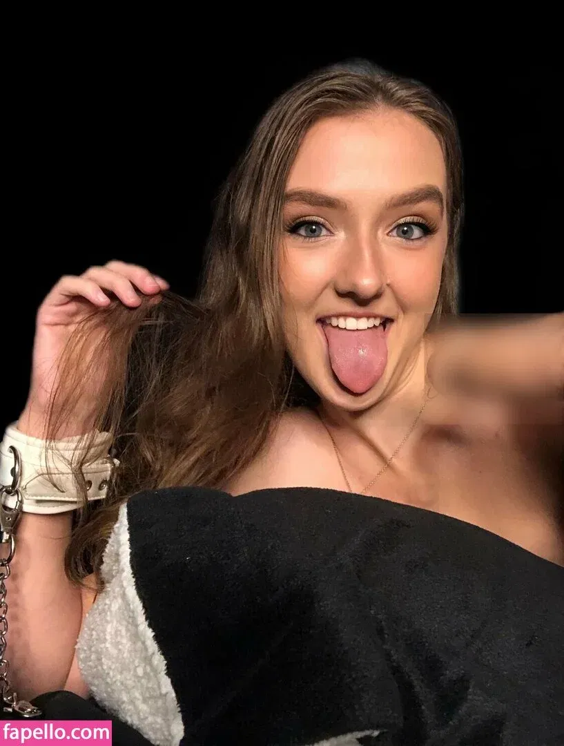 foxyopheliaa Onlyfans Photo Gallery 