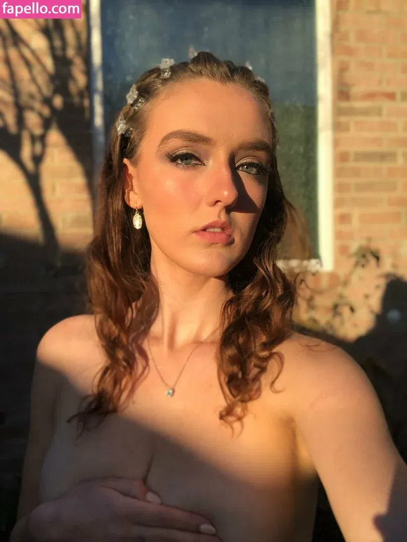 foxyopheliaa Onlyfans Photo Gallery 