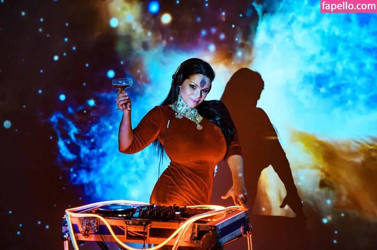 Maria Von Zarring Onlyfans Photo Gallery 