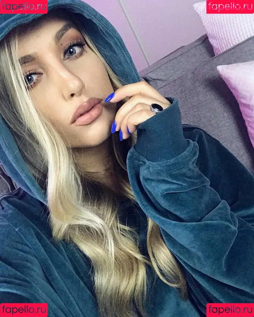 Emerome Onlyfans Photo Gallery 