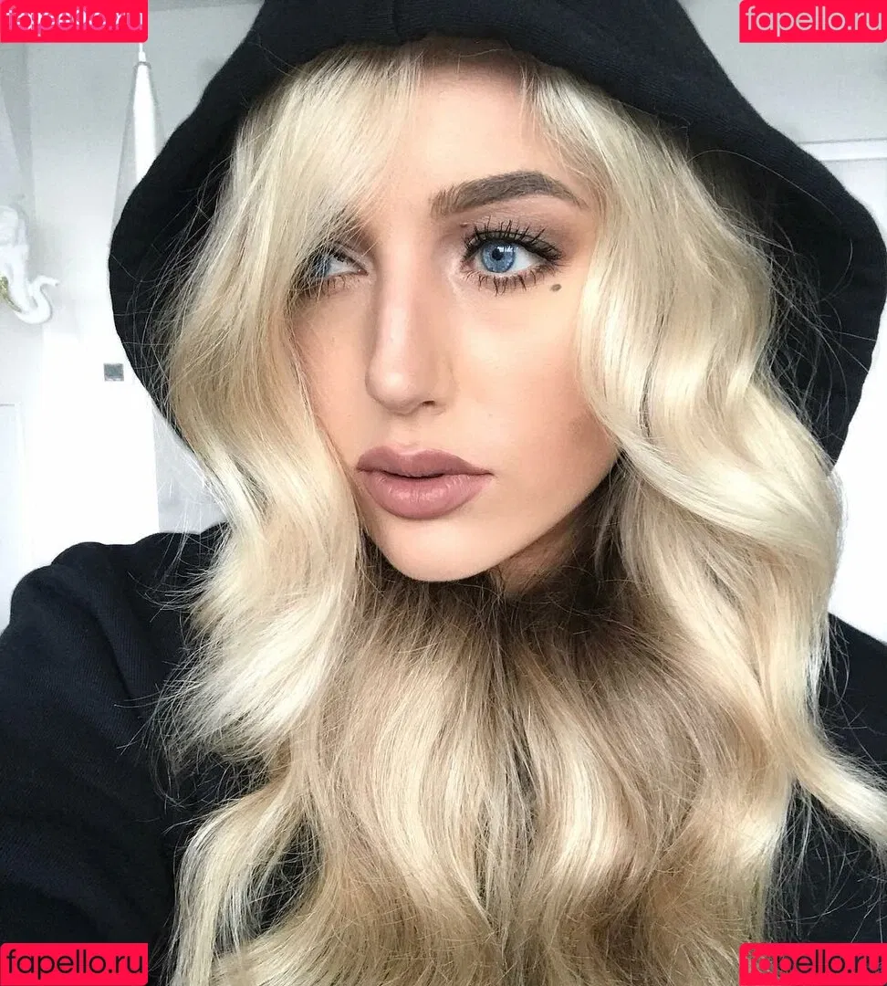 Emerome Onlyfans Photo Gallery 