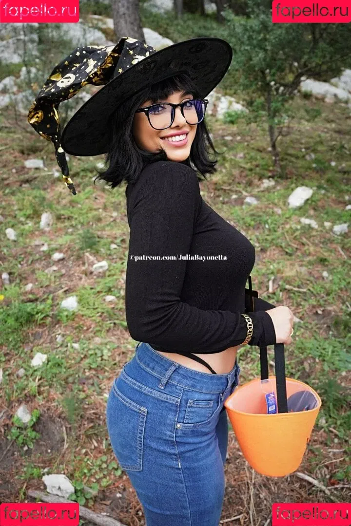 Julia Bayonetta Onlyfans Photo Gallery 