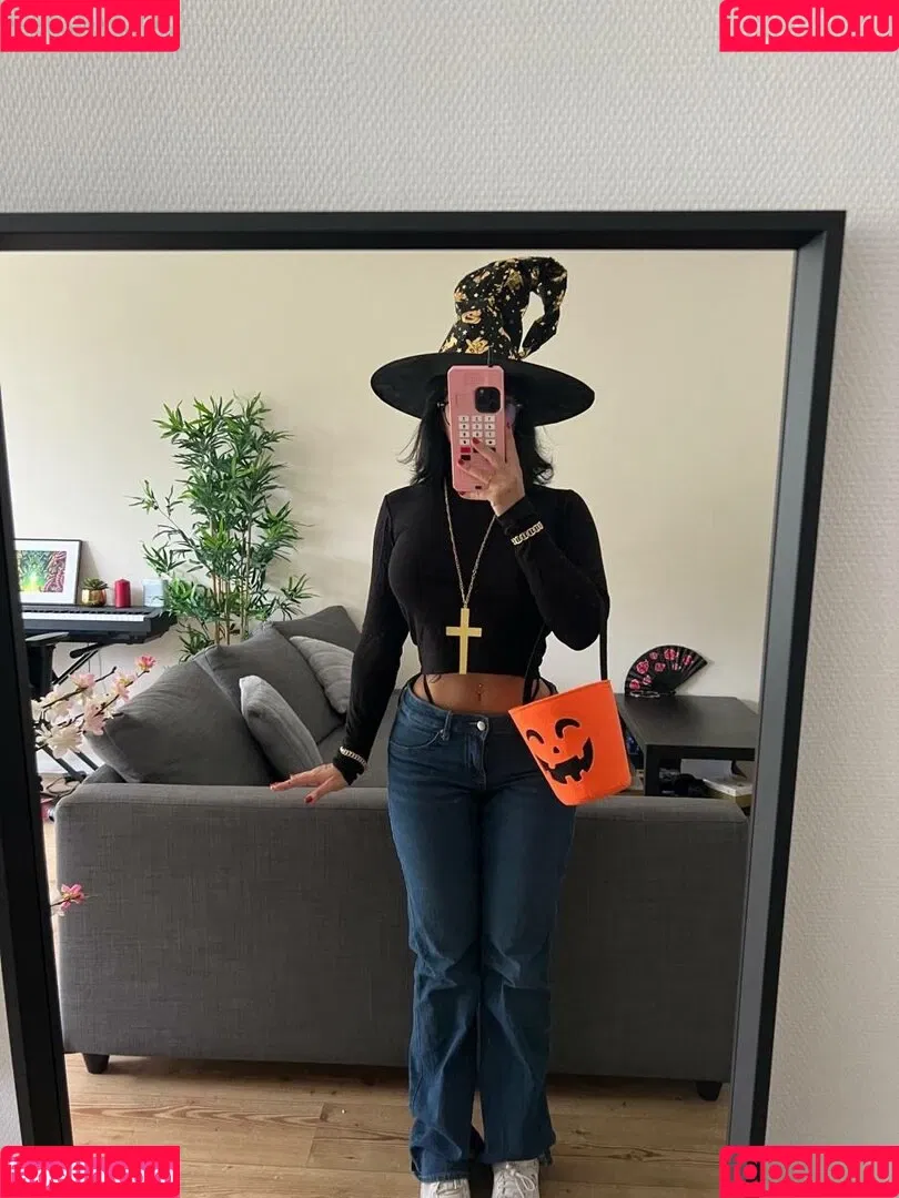 Julia Bayonetta Onlyfans Photo Gallery 