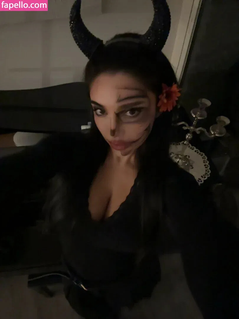 Julia Bayonetta Onlyfans Photo Gallery 