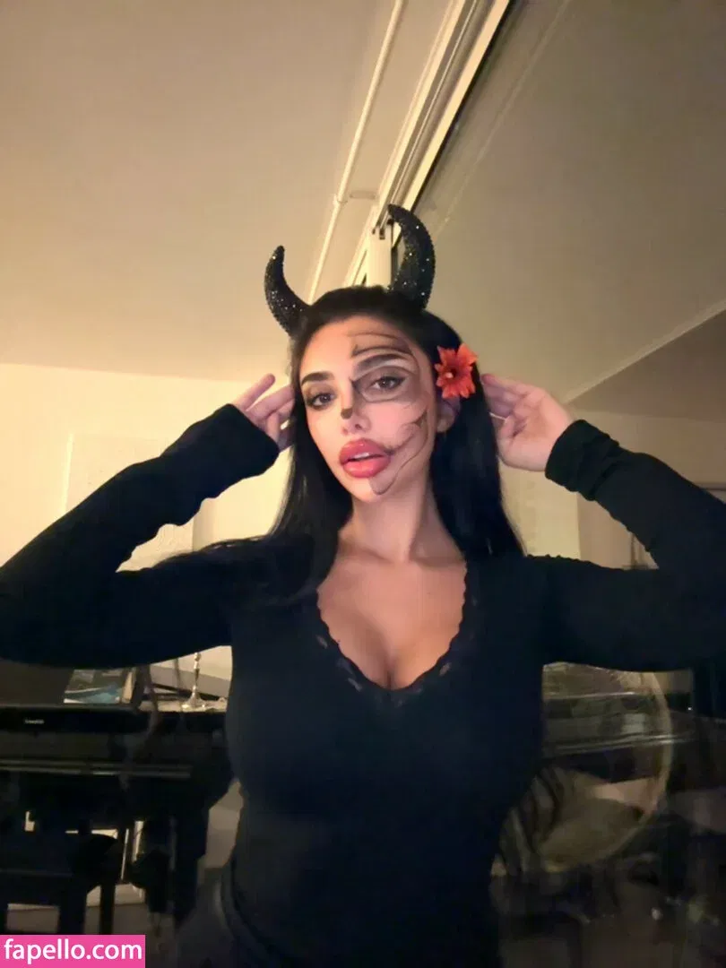 Julia Bayonetta Onlyfans Photo Gallery 