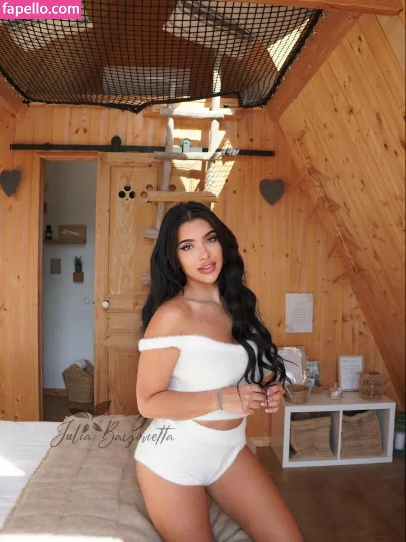 Julia Bayonetta Onlyfans Photo Gallery 