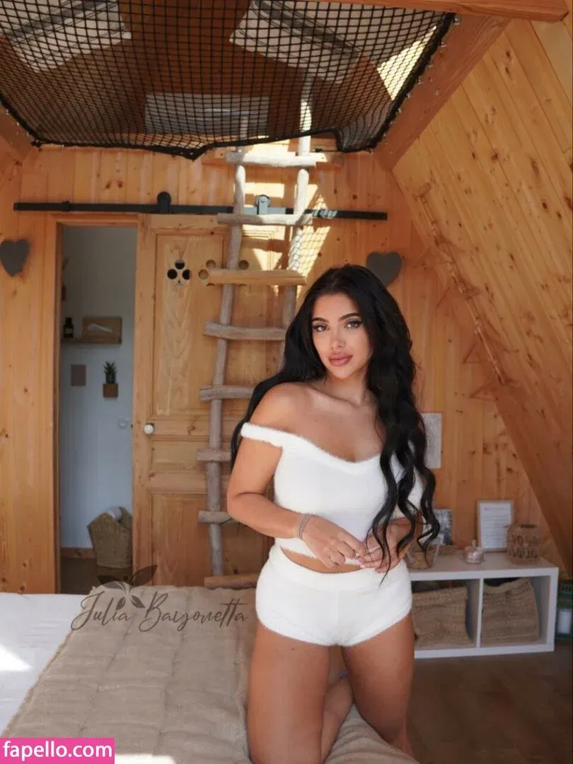 Julia Bayonetta Onlyfans Photo Gallery 