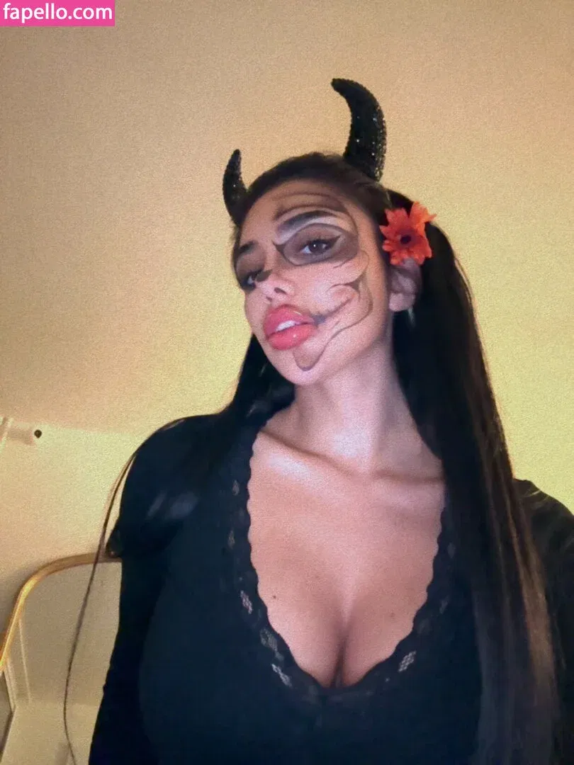 Julia Bayonetta Onlyfans Photo Gallery 