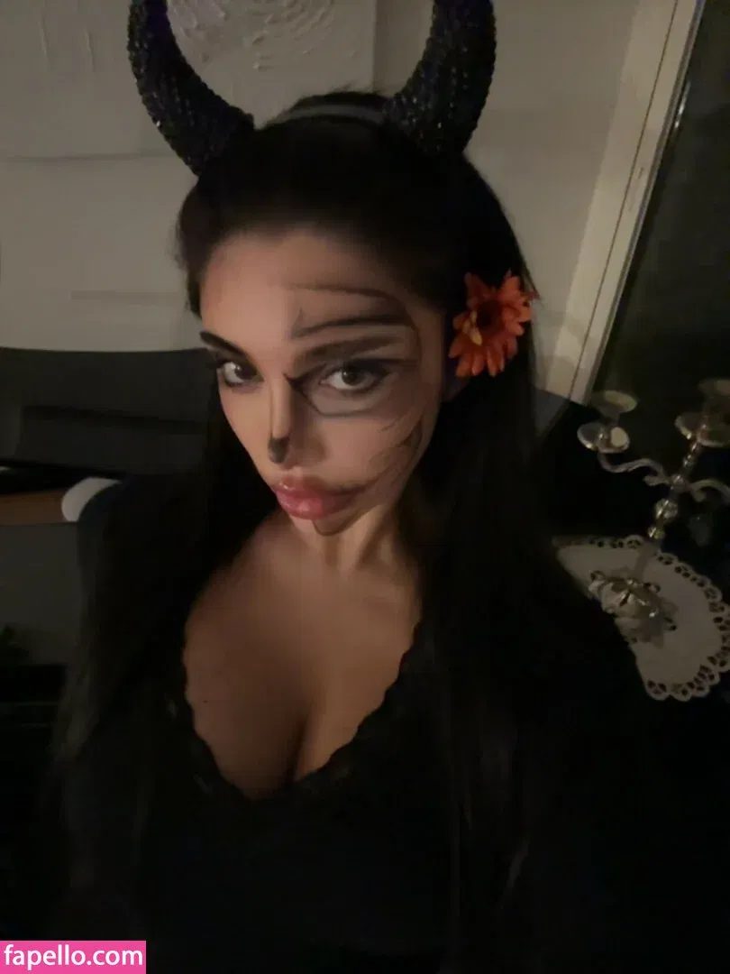 Julia Bayonetta Onlyfans Photo Gallery 