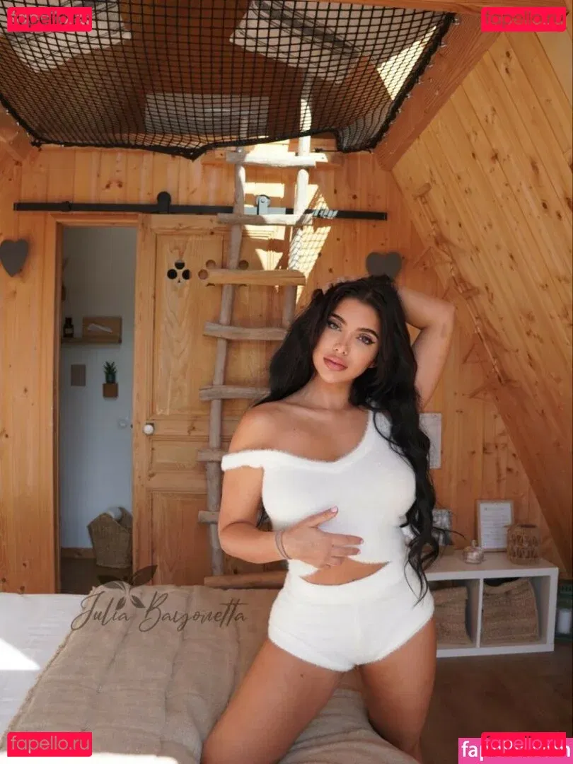 Julia Bayonetta Onlyfans Photo Gallery 