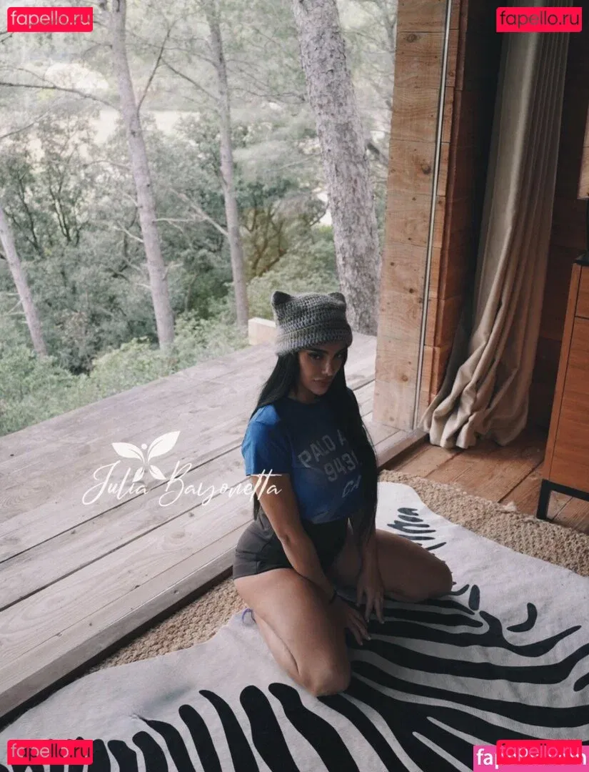 Julia Bayonetta Onlyfans Photo Gallery 