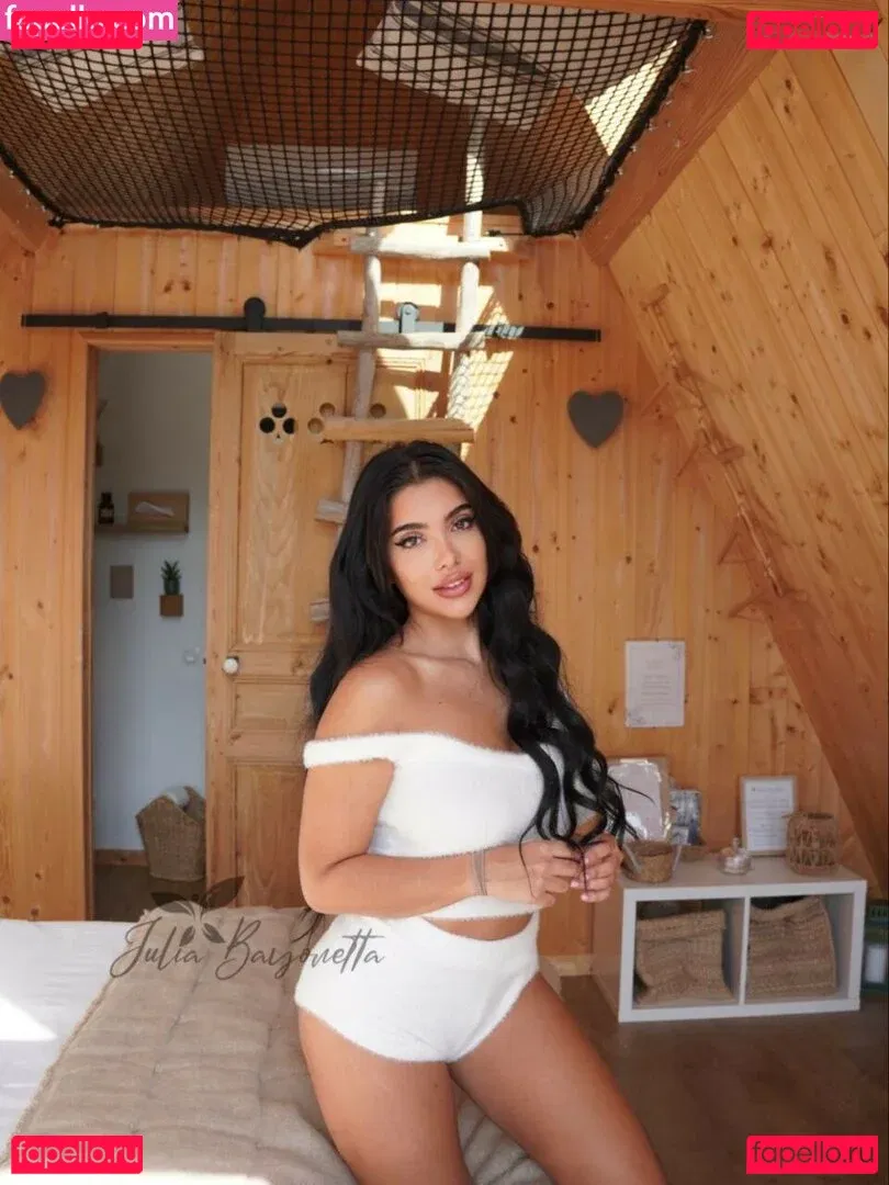 Julia Bayonetta Onlyfans Photo Gallery 