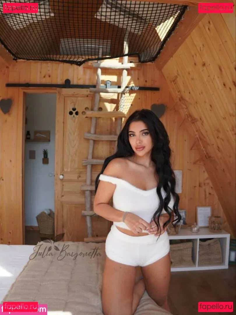 Julia Bayonetta Onlyfans Photo Gallery 