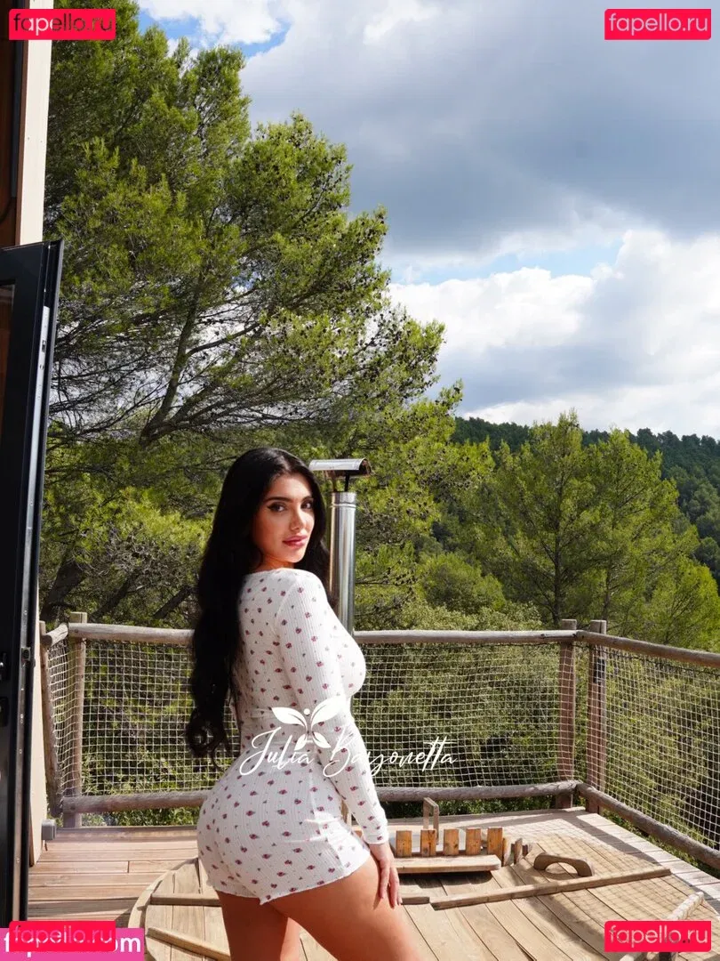 Julia Bayonetta Onlyfans Photo Gallery 