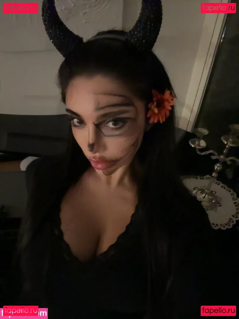 Julia Bayonetta Onlyfans Photo Gallery 