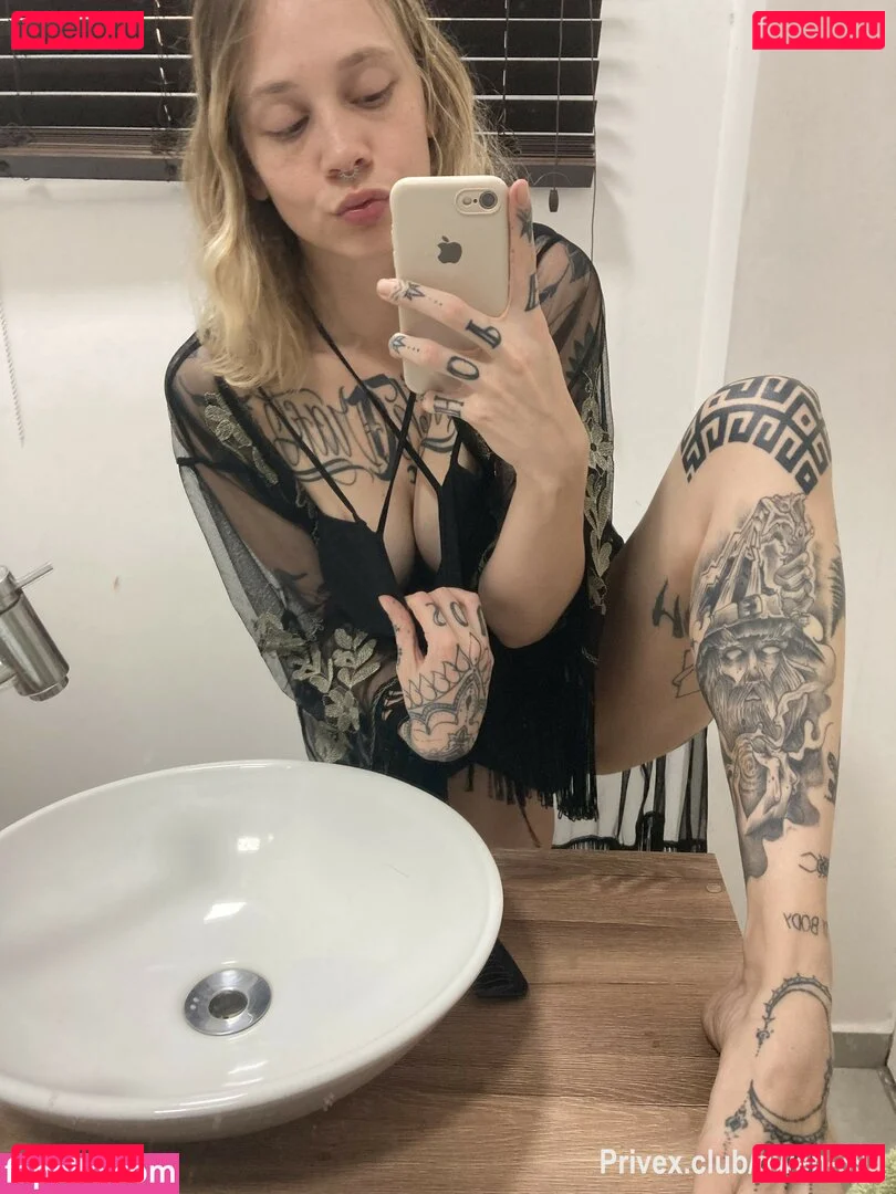 Gwen Stacy Onlyfans Photo Gallery 