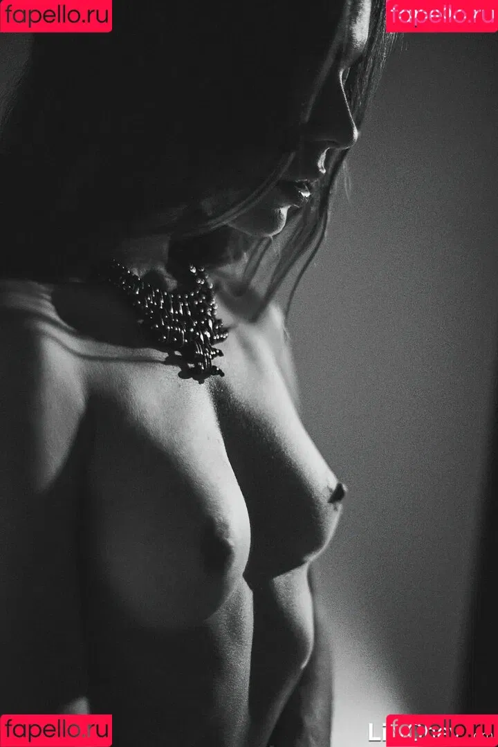 Guerlain Onlyfans Photo Gallery 