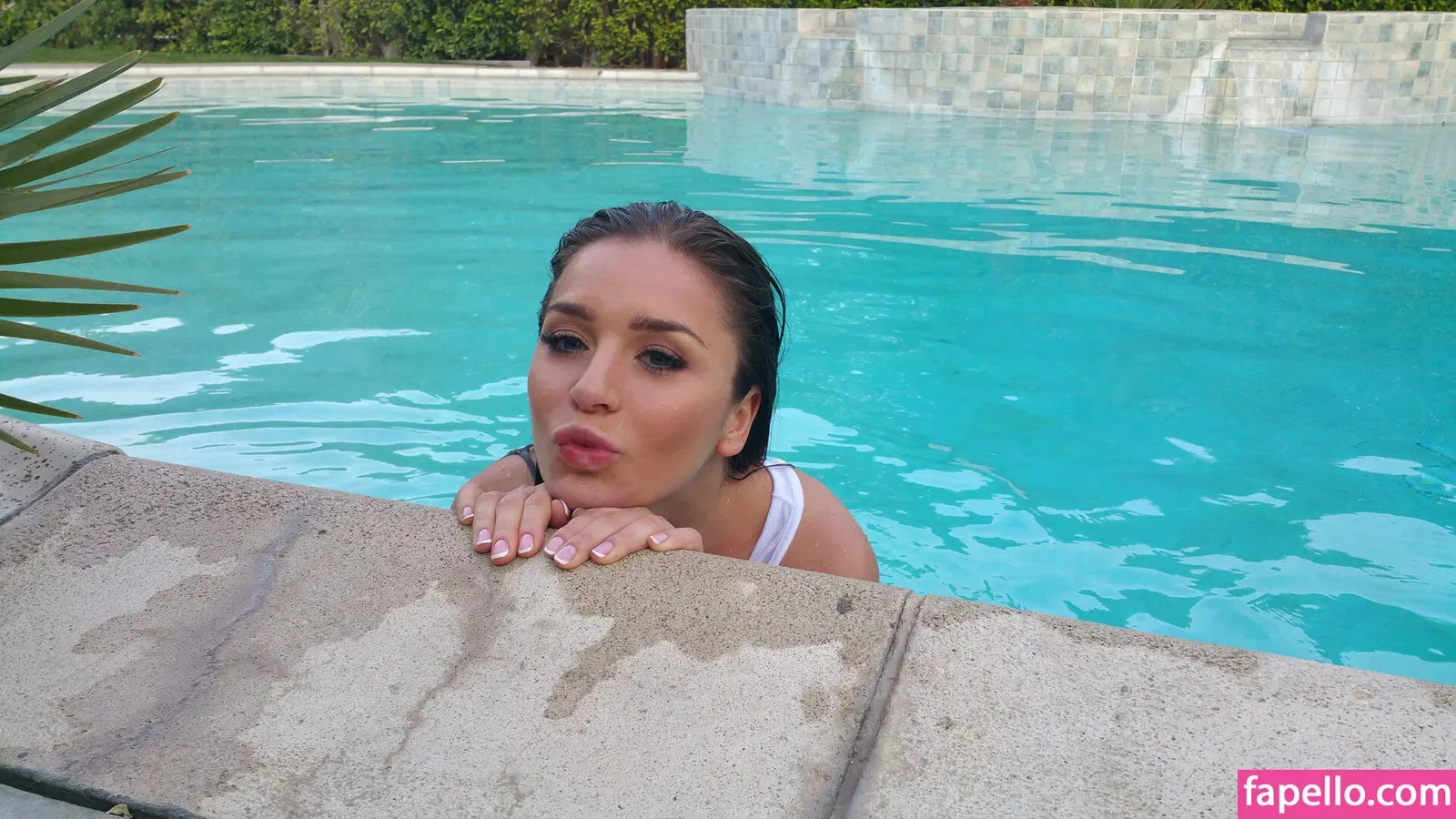 Guerlain Onlyfans Photo Gallery 