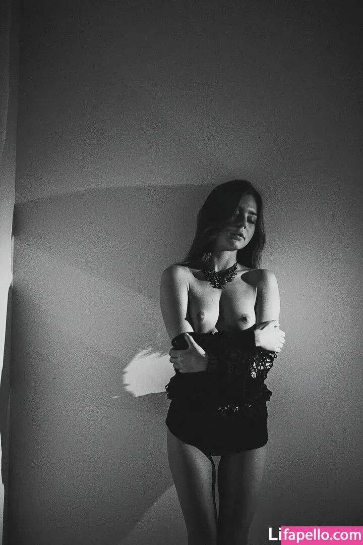 Guerlain Onlyfans Photo Gallery 