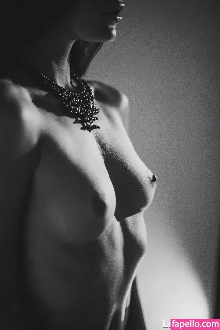 Guerlain Onlyfans Photo Gallery 