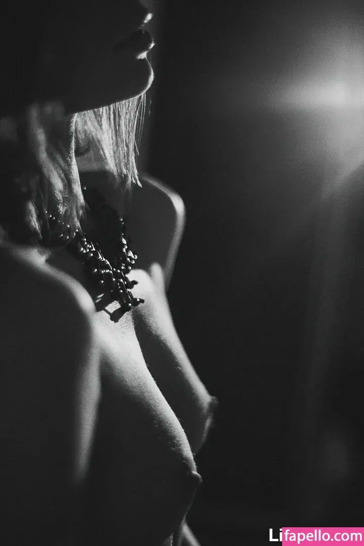 Guerlain Onlyfans Photo Gallery 