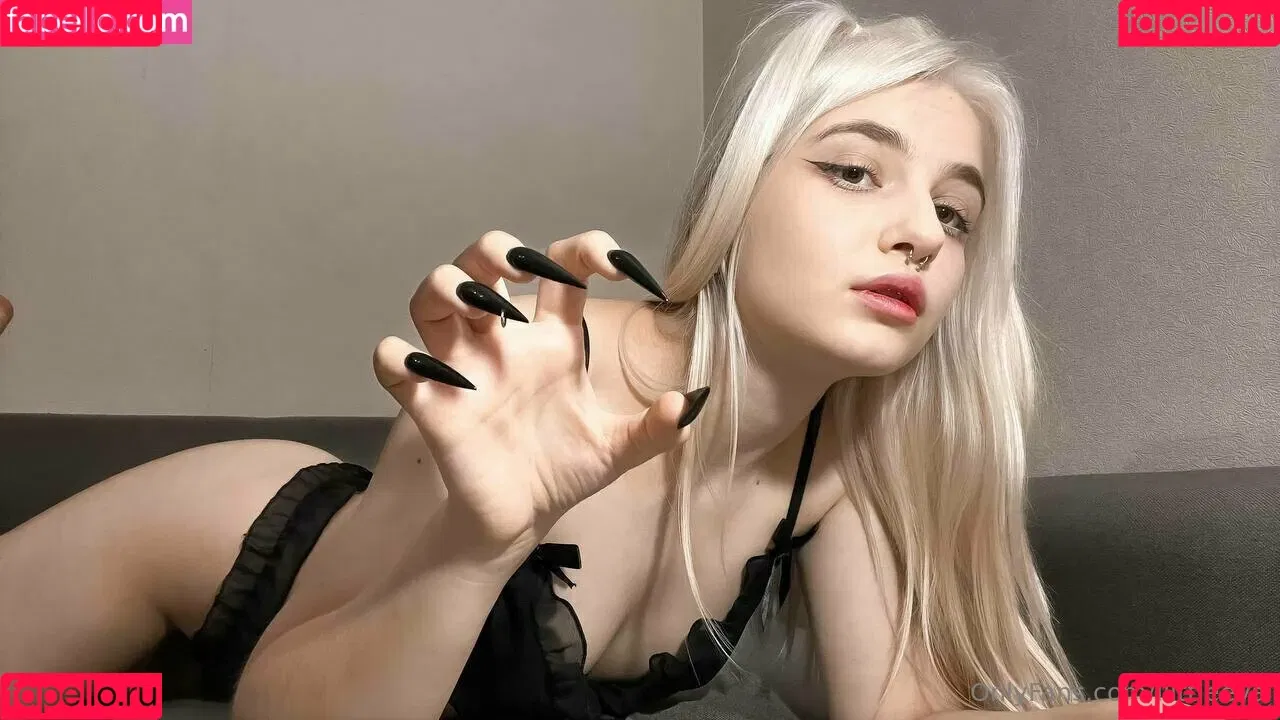 llittleeva Onlyfans Photo Gallery 