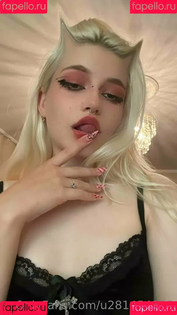 llittleeva Onlyfans Photo Gallery 