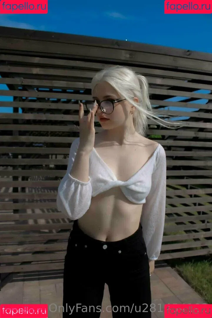 llittleeva Onlyfans Photo Gallery 