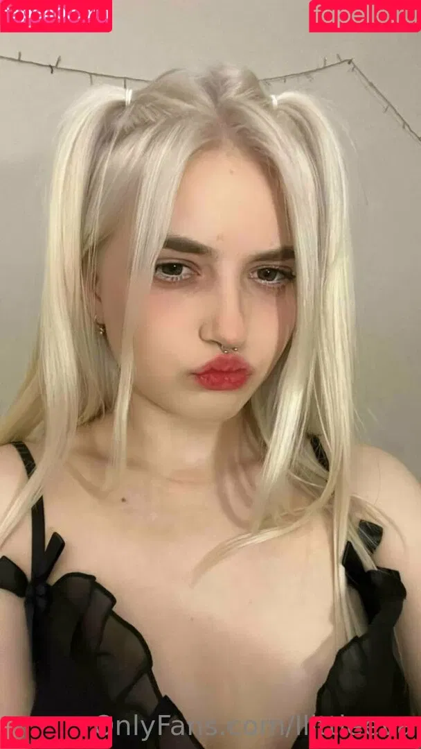 llittleeva Onlyfans Photo Gallery 